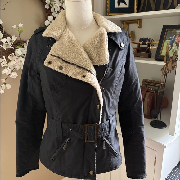 Barbour Belted Waxed Cotton Matlock Jacket with Faux Shearling Sherpa - Picture 3 of 12